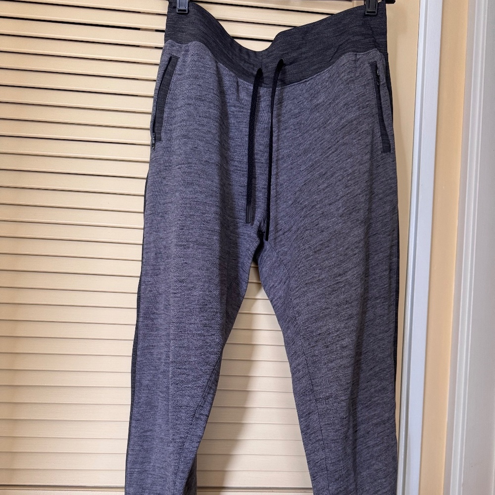 Lululemon jogger size 10